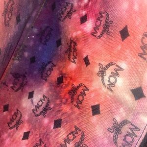 MCM galaxy clutch